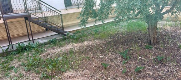 Квартира с 2 спальнями в Фонди, Италия № 29161 2