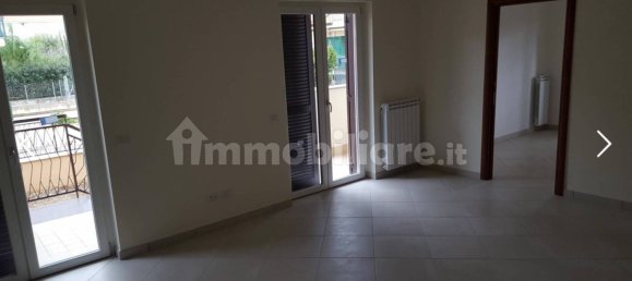 Квартира с 2 спальнями в Фонди, Италия № 29161 5