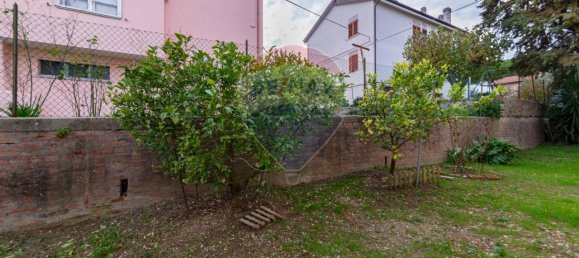 5 rooms Apartment in Monsano, Italy No. 3088 8