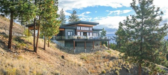 Casa de 3 dormitorios en British Columbia, Canada No. 1222 2