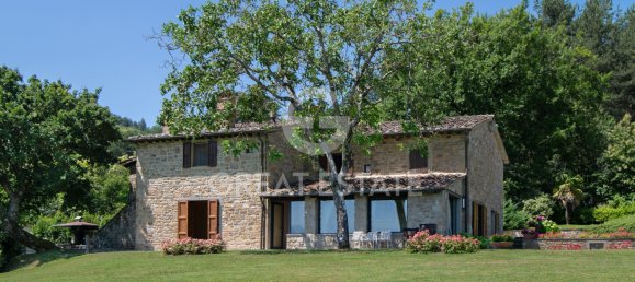 6 bedrooms Villa in Castel Focognano, Italy No. 271934 3