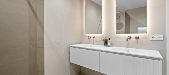 3 bedrooms Apartment in Marbella, Spain No. 135023 17