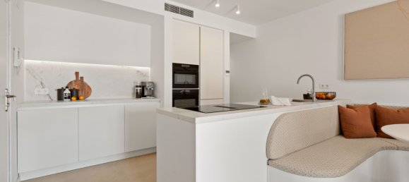 3 bedrooms Apartment in Marbella, Spain No. 135023 8