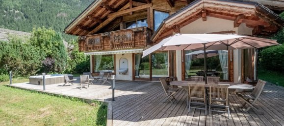 6 bedrooms Commercial property in Chamonix-Mont-Blanc, France No. 1080 2