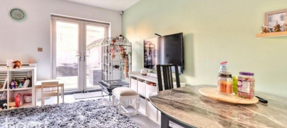 2 bedrooms House in Rainham, United Kingdom No. 4850 3