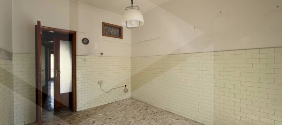 Квартира с 3 комнатами в Фоджа, Италия № 31384 11