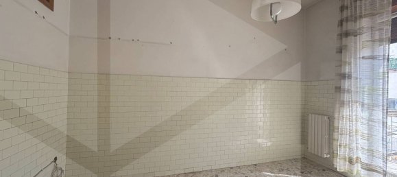 Квартира с 3 комнатами в Фоджа, Италия № 31384 10