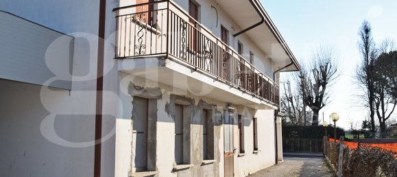 Квартира с 5 спальнями в Леньяро, Италия № 70775 5