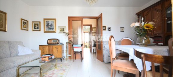 Apartamento de 3 divisões em Gioia del Colle, Italy N.º 42029 4