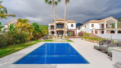 5 bedrooms Villa in Adeje, Spain No. 27336