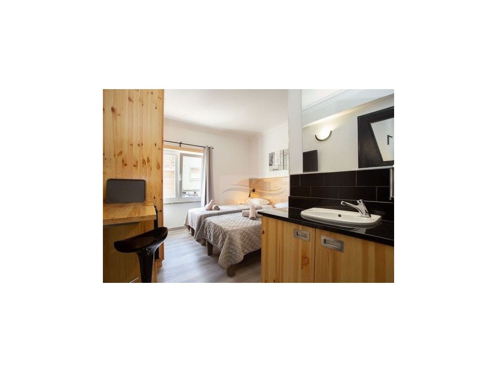 6 Schlafzimmer Gebäude in Amadora, Portugal, Nr. 97610