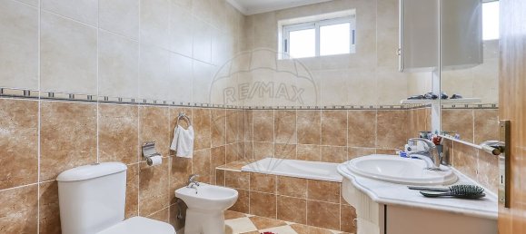 Дом с 5 спальнями в Гимарайнш, Португалия № 39160 14