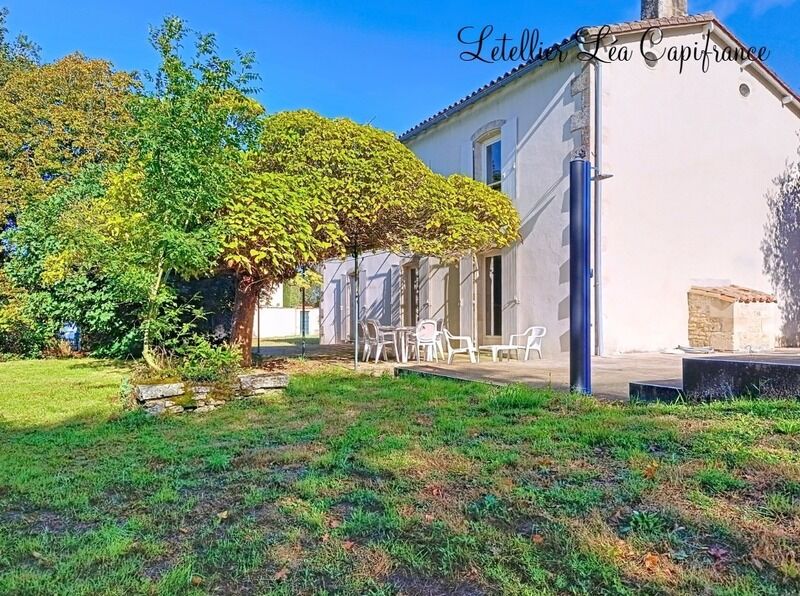 3 غرف نوم قلاع في Deux-Sevres, France رقم 347530