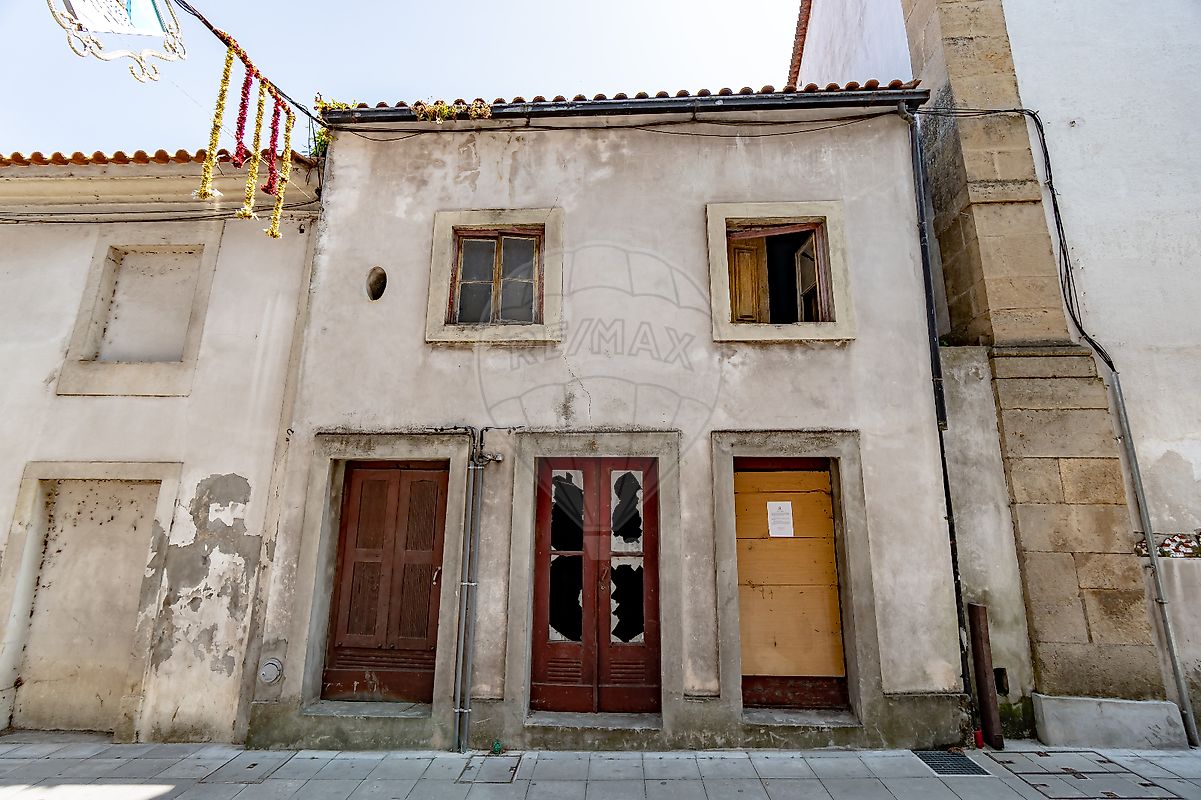 3 bedrooms House in Lousa, Portugal No. 24390