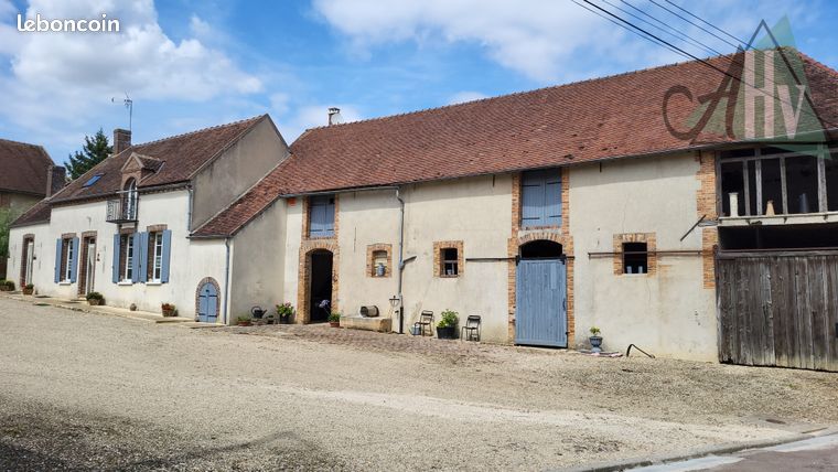 4 bedrooms House in Yonne, France No. 360105