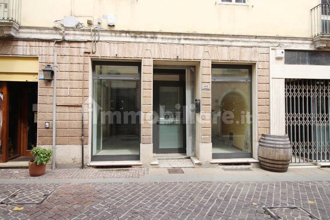 1-salle Propriété commerciale à Schio, Italy No. 267176