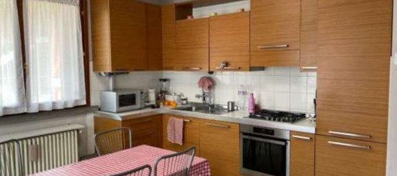 3-salle Appartement à Osio Sopra, Italy No. 182826 9