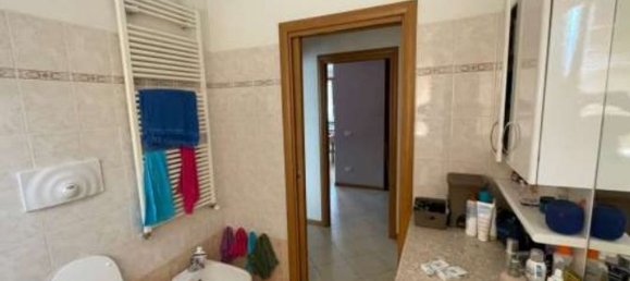 3-salle Appartement à Osio Sopra, Italy No. 182826 13