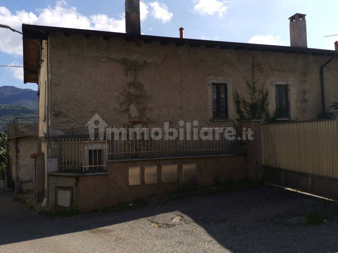 2 bedrooms Apartment in Cuveglio, Italy No. 359293