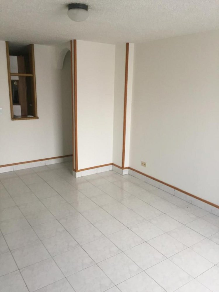 Дом с 3 спальнями в Богота, Колумбия № 13532