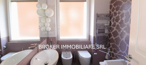 2 bedrooms Apartment in Rome, Italy No. 370460 10