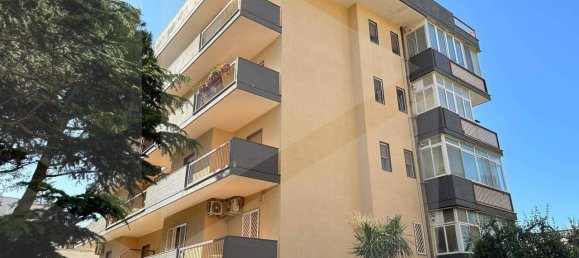 4 rooms Apartment in Bari, Italy No. 22623 28