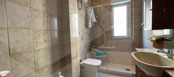 4 rooms Apartment in Bari, Italy No. 22623 12