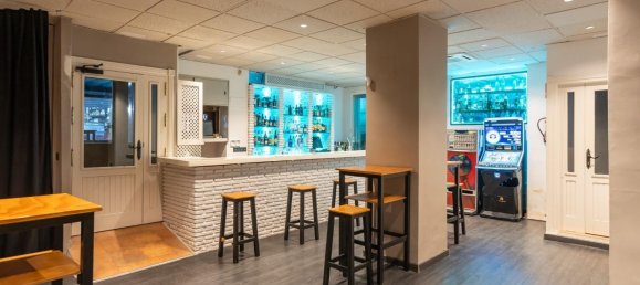 Коммерческая недвижимость 82м² в Альмуньекар, Испания № 161629 36