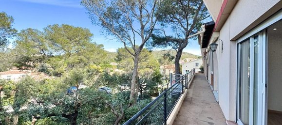 6 bedrooms Villa in Saint-Raphael, France No. 350568 2