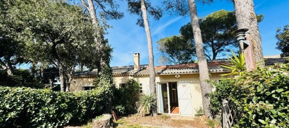 6 bedrooms Villa in Saint-Raphael, France No. 350568 11