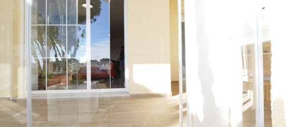 Apartamento de 3 dormitorios en Marbella, Spain No. 37677 23