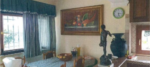 4-salle Appartement à Genzano di Roma, Italy No. 195761 3