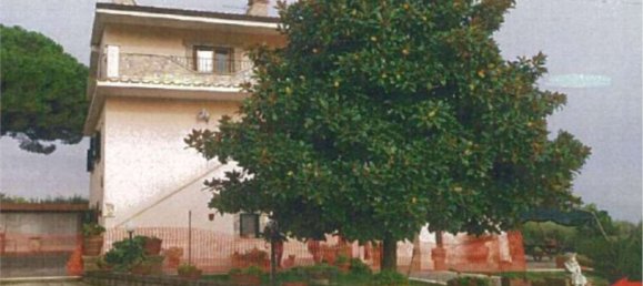 4-salle Appartement à Genzano di Roma, Italy No. 195761 4