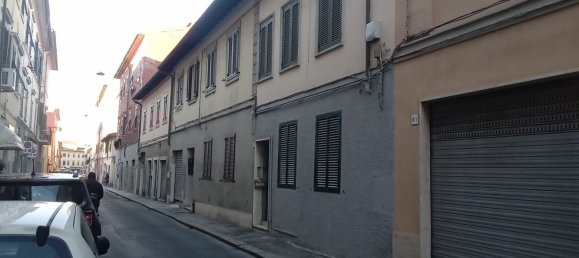 Estudio en Livorno, Italy No. 48301 15