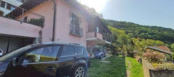 9-salle Villa à Maccagno con Pino e Veddasca, Italy No. 11824 2