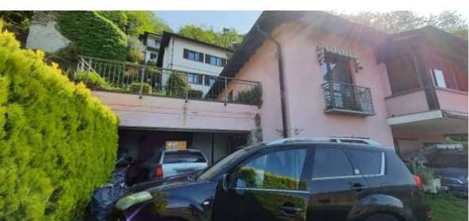 9-salle Villa à Maccagno con Pino e Veddasca, Italy No. 11824