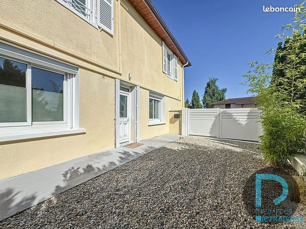 3 bedrooms Townhouse in Ain, France No. 313430