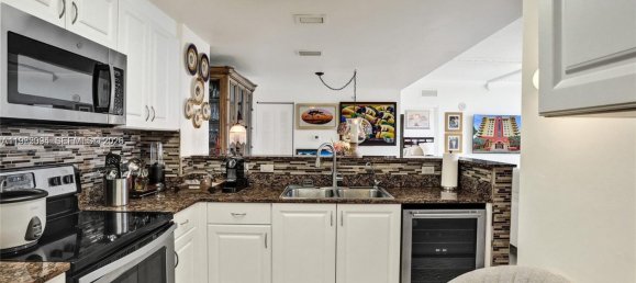 2 Schlafzimmer Gewerbliche Immobilien in Miami, USA, Nr. 615780 25