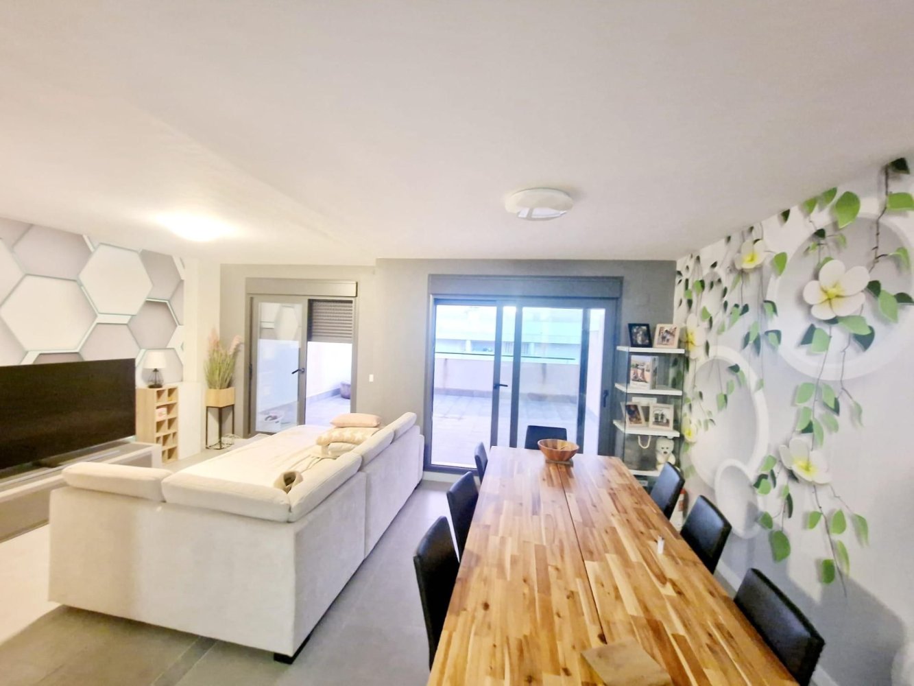 Apartamento de 2 dormitorios en Cádiz, Spain No. 206470