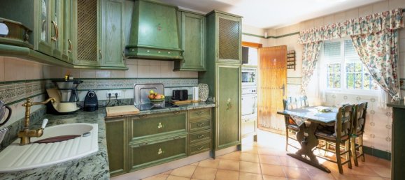 5 bedrooms House in La Zubia, Spain No. 143807 10