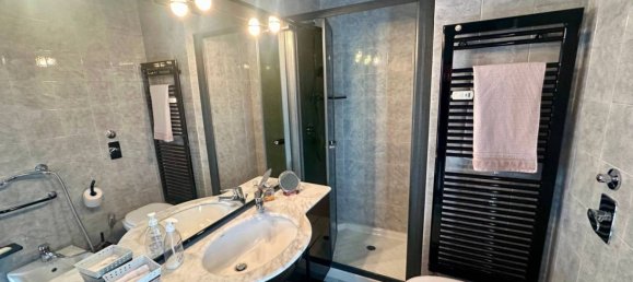 2 bedrooms Apartment in Milan, Italy No. 245045 2