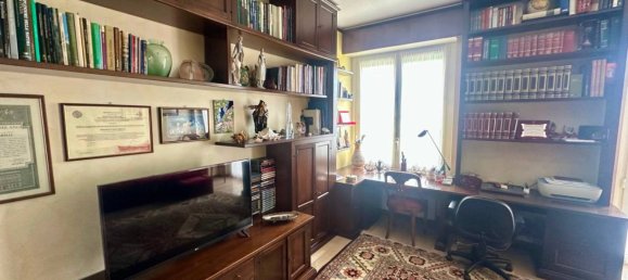 2 bedrooms Apartment in Milan, Italy No. 245045 11