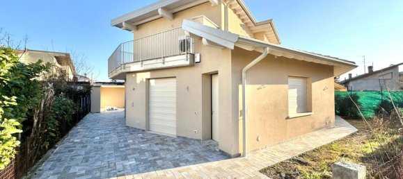 5 rooms Villa in Brescia, Italy No. 5654 4