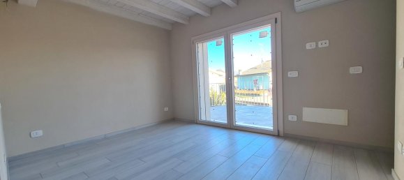 5 rooms Villa in Brescia, Italy No. 5654 10