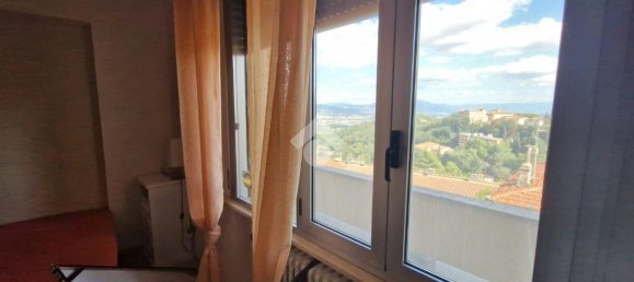 6 rooms Apartment in Perugia, Italy No. 82822 11
