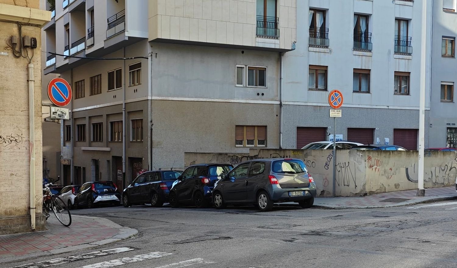  عقار تجاري في Cagliari, Italy 300متر مربع رقم 59850