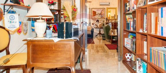 4 rooms Apartment in Catania, Italy No. 273934 35