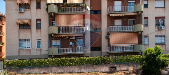 4 rooms Apartment in Catania, Italy No. 273934 3