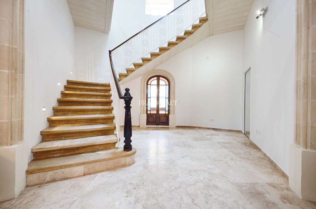 Bureau à Sliema, Malta 425m² No. 11950