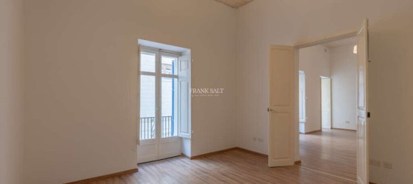 425m² Office in Sliema, Malta No. 11950 28